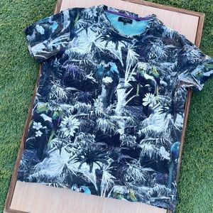 ⛄️🎄Ted Baker London Birds/Jungle tee (pre-owned)